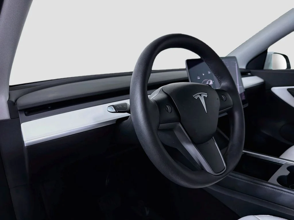 Used 2021 White Tesla Long Range image 9