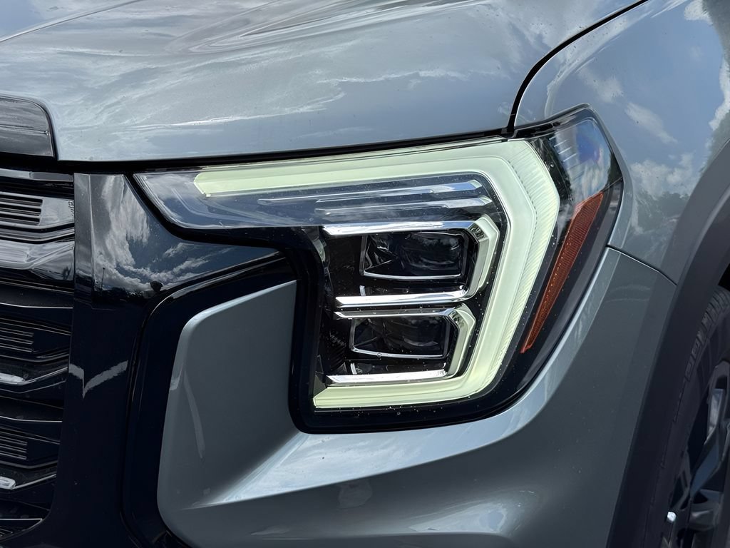 New 2026 Sterling Metallic GMC Elevation image 3