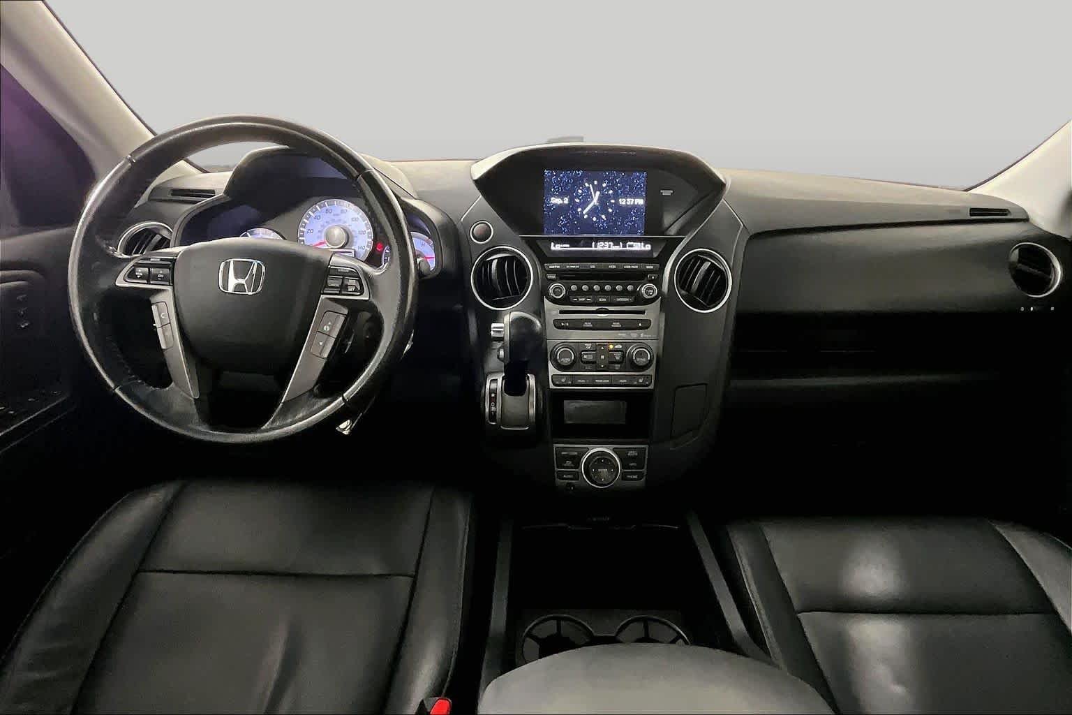 Used 2015 Crystal Black Pearl Honda Touring image 14