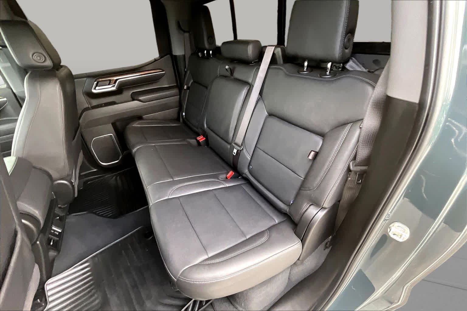 Used 2025 Cypress Gray Chevrolet LT image 39