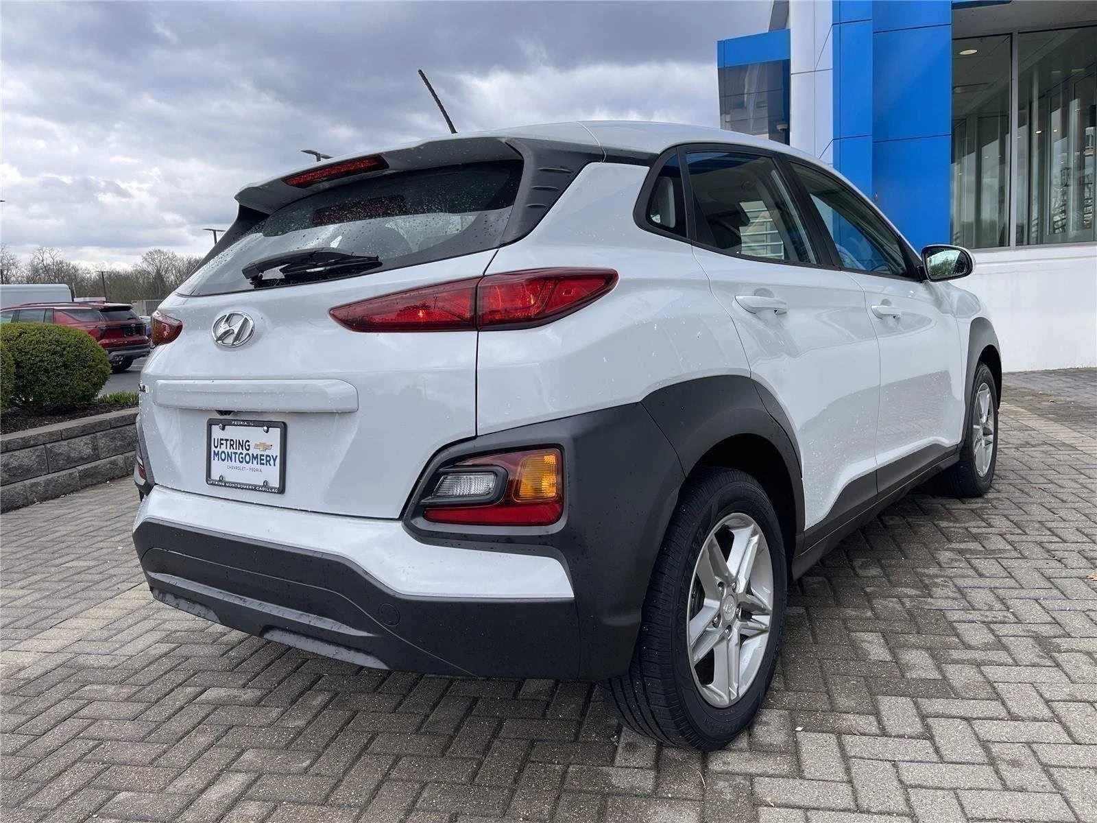 Used 2020 Chalk White Hyundai SE image 5