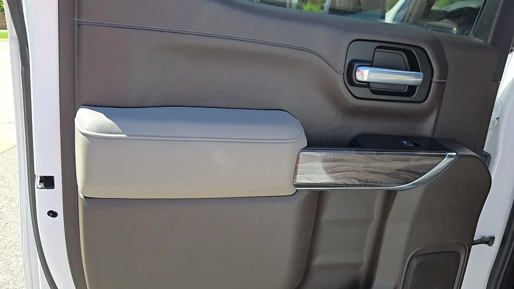 Used 2021 IRIDESCENT PEARL TRICOAT Chevrolet LTZ image 27