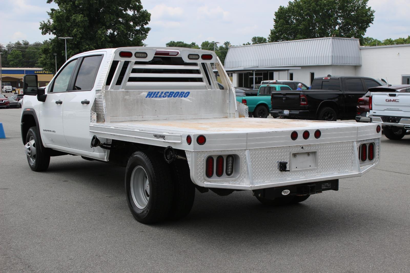 Used 2025 Summit White GMC Pro image 5