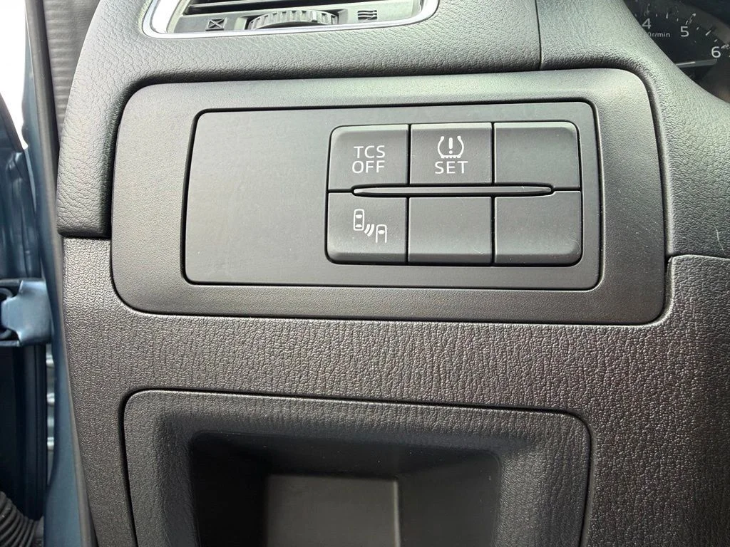 Used 2016 Blue Mazda Touring image 10