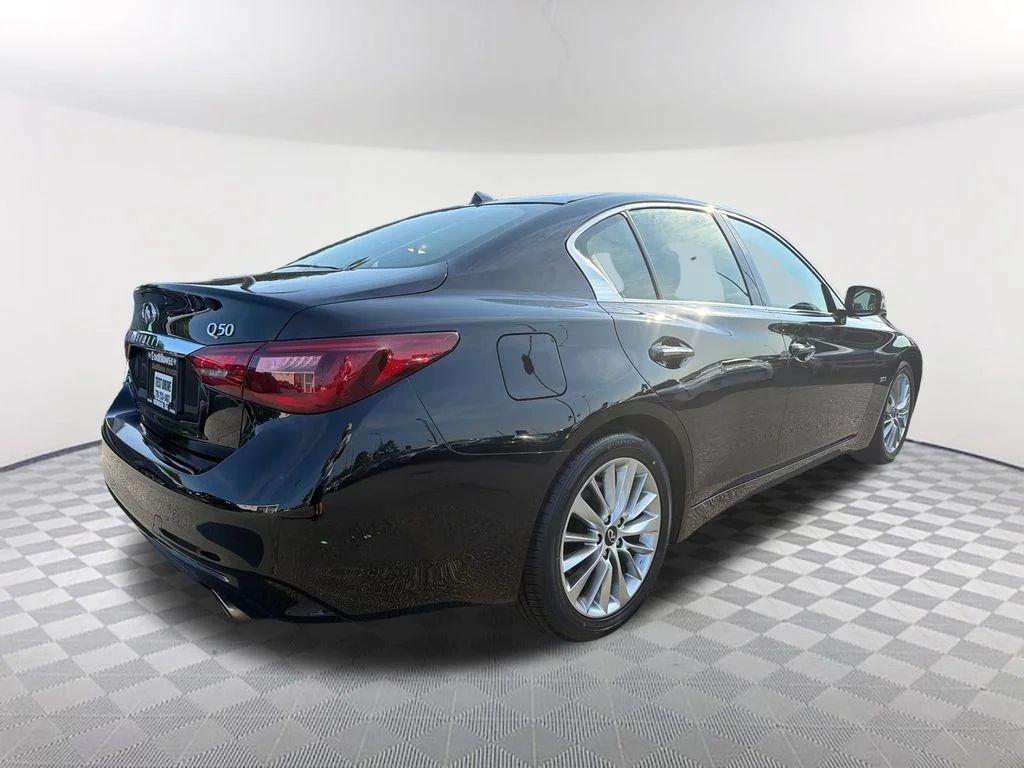 Used 2020 Black INFINITI 3.0t LUXE image 5
