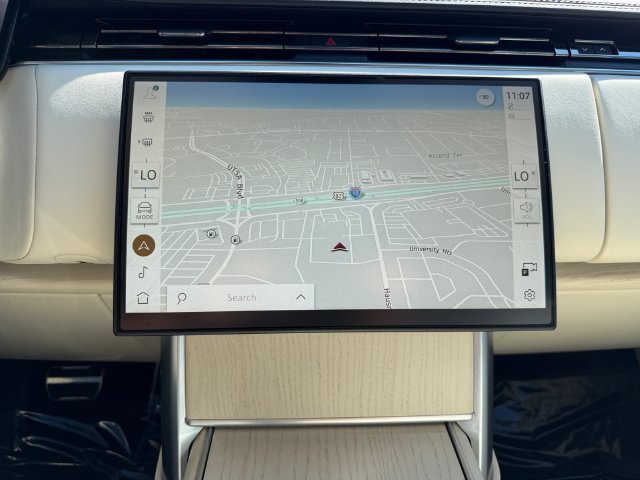 Used 2024 Silver Land Rover SE image 21
