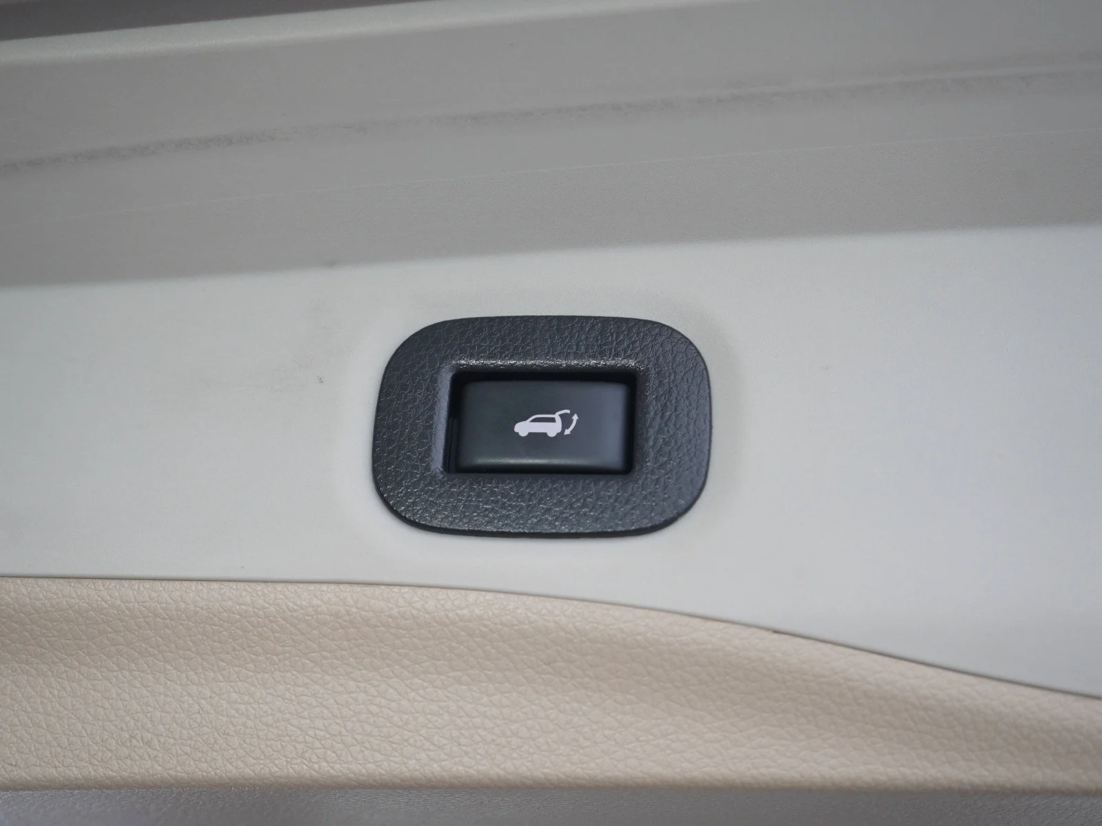 Used 2019 Caspian Blue Metallic Nissan SV image 11