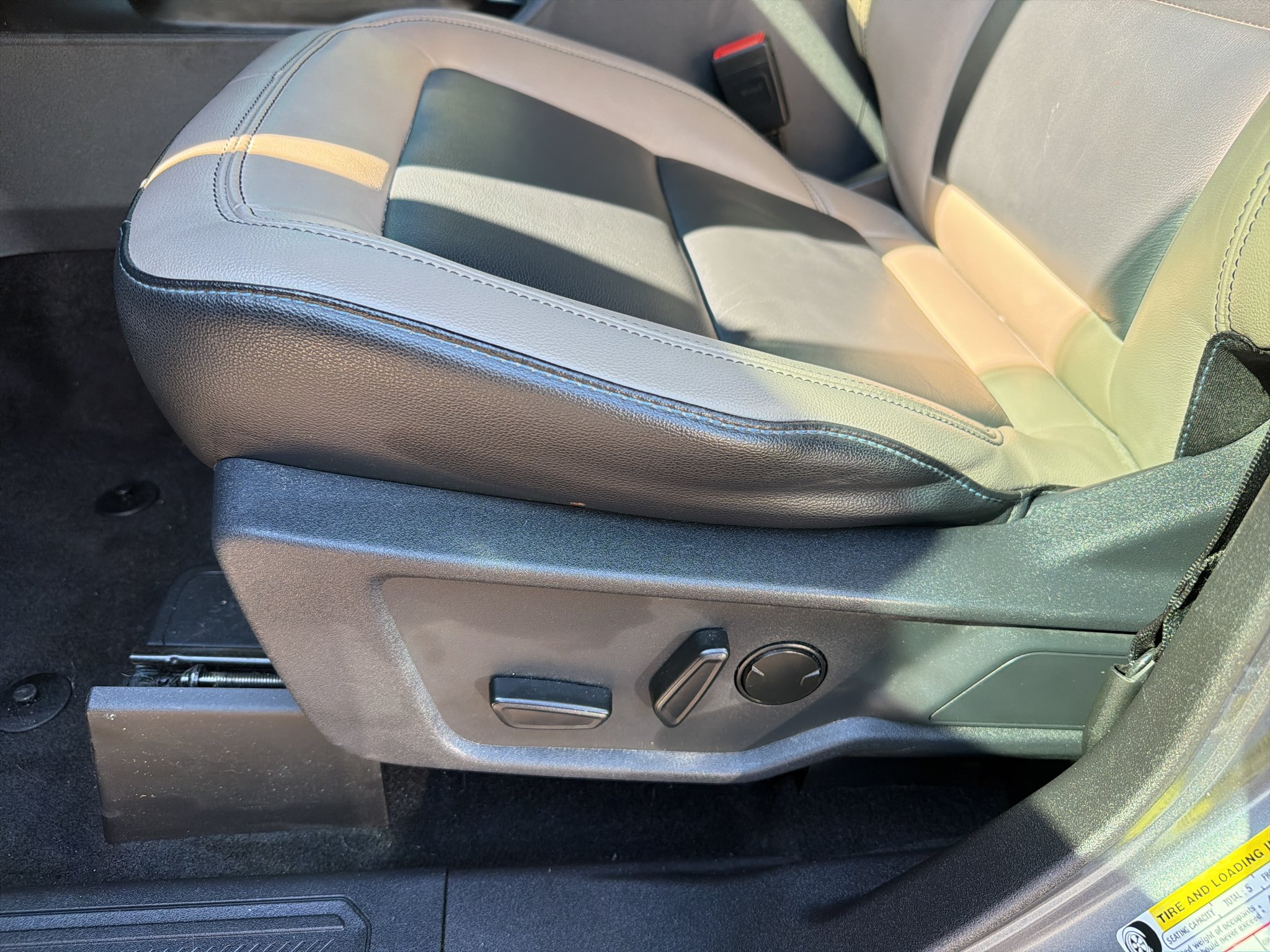 Used 2023 Carbonized Gray Metallic Ford Wildtrak image 12