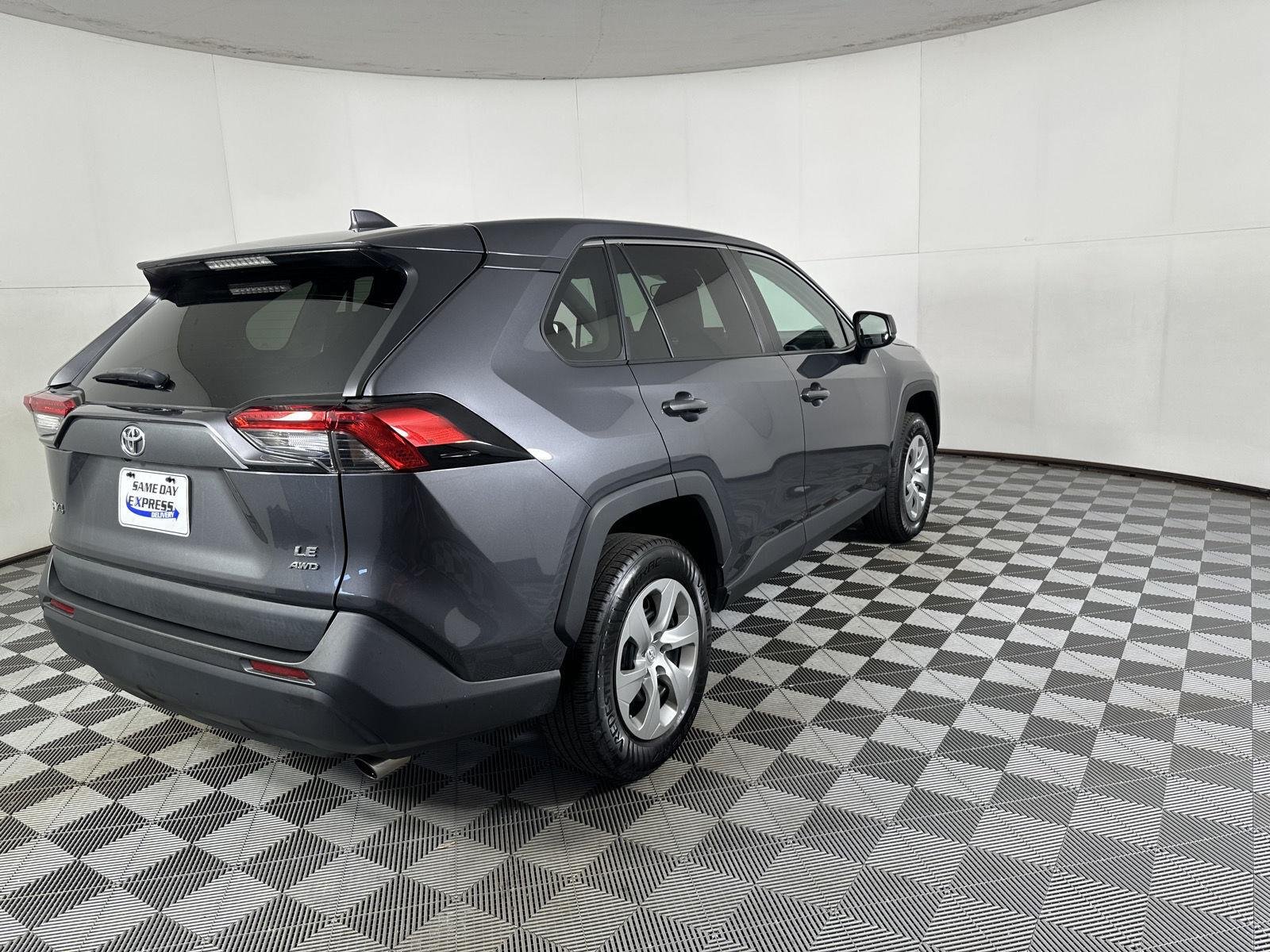 Used 2022 Magnetic Gray Metallic Toyota LE image 22