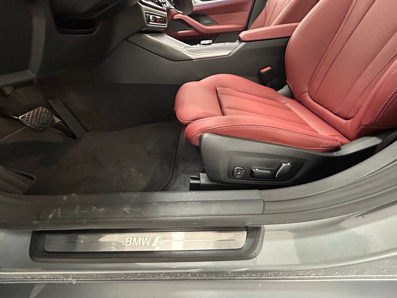 New 2026 Skyscraper Grey Metallic BMW xDrive40 image 54