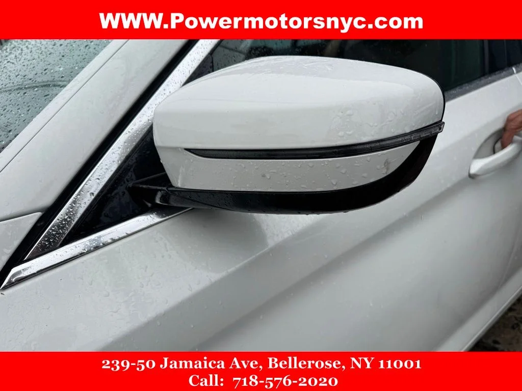 Used 2019 White BMW 540i xDrive image 13