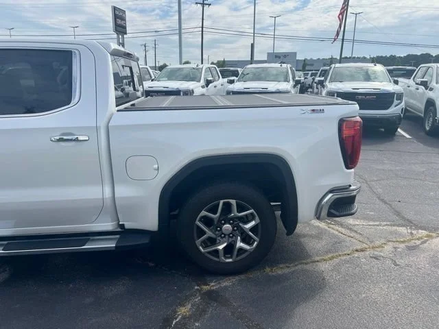 Certified Used 2022 White Frost Tricoat GMC SLT image 8