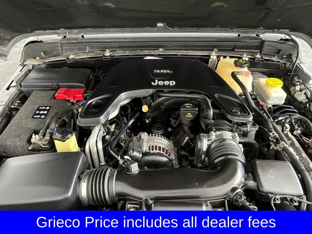 Used 2018 Silver Jeep Unlimited Rubicon image 11