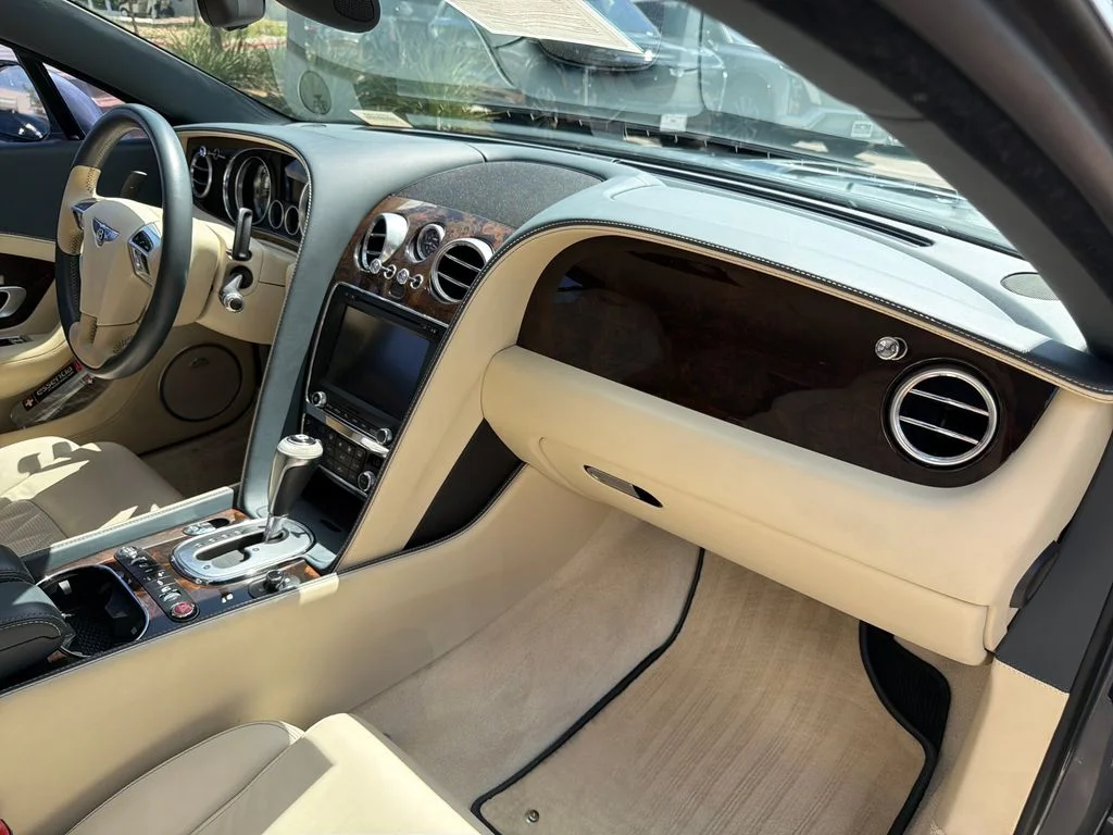 Used 2012  Bentley Base image 37