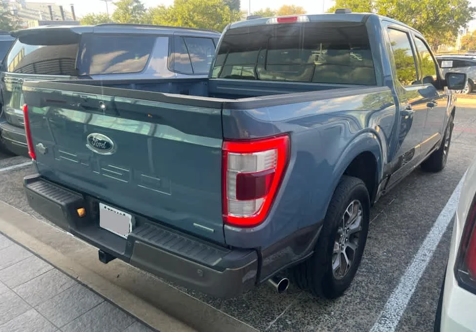 Used 2023 Azure Gray Metallic Tri-Coat/Stone Gray Ford King Ranch image 4