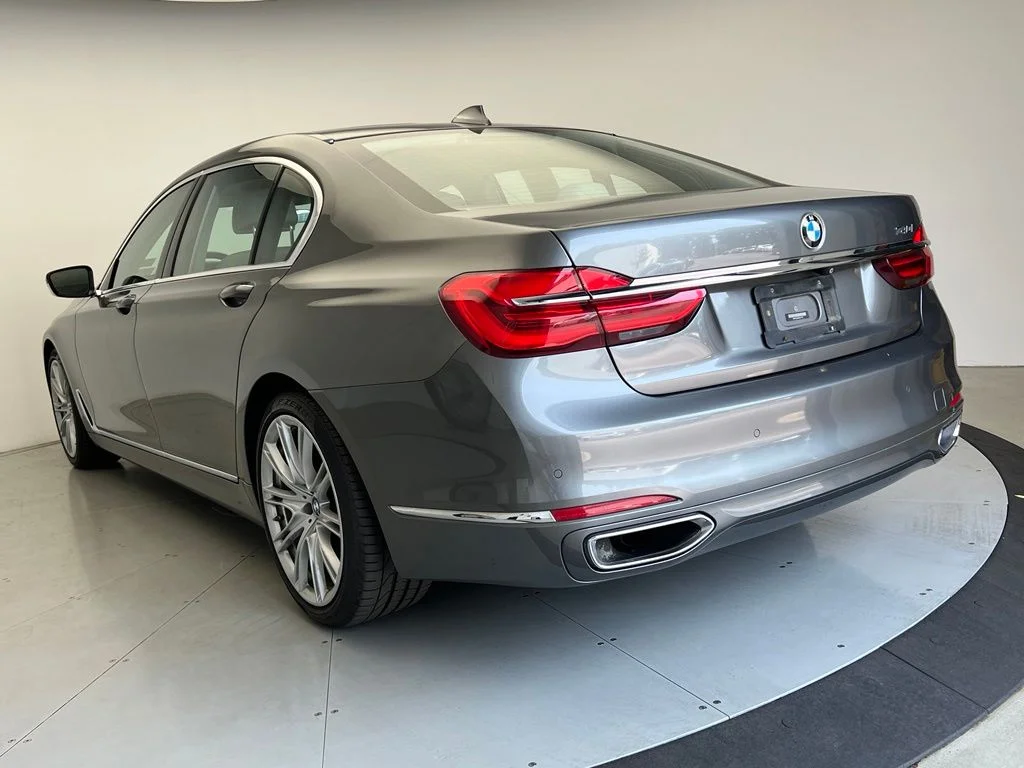 Used 2019 Gray BMW 740i image 4