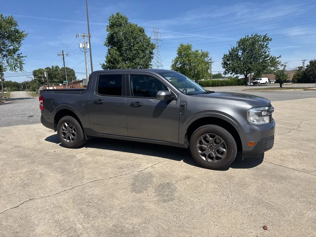 Used 2022 Gray Ford XLT image 2