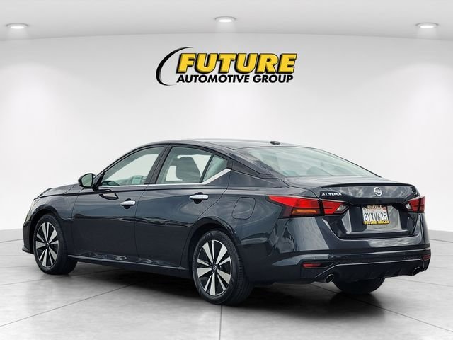Used 2019 Blue Nissan 2.5 SV image 7