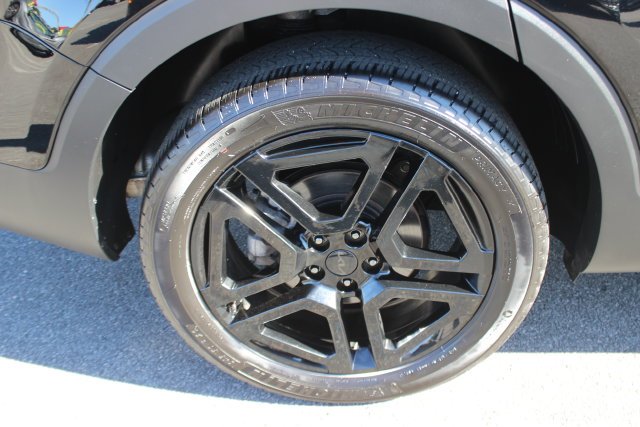 Used 2025 Black Kia EX X-Line image 40