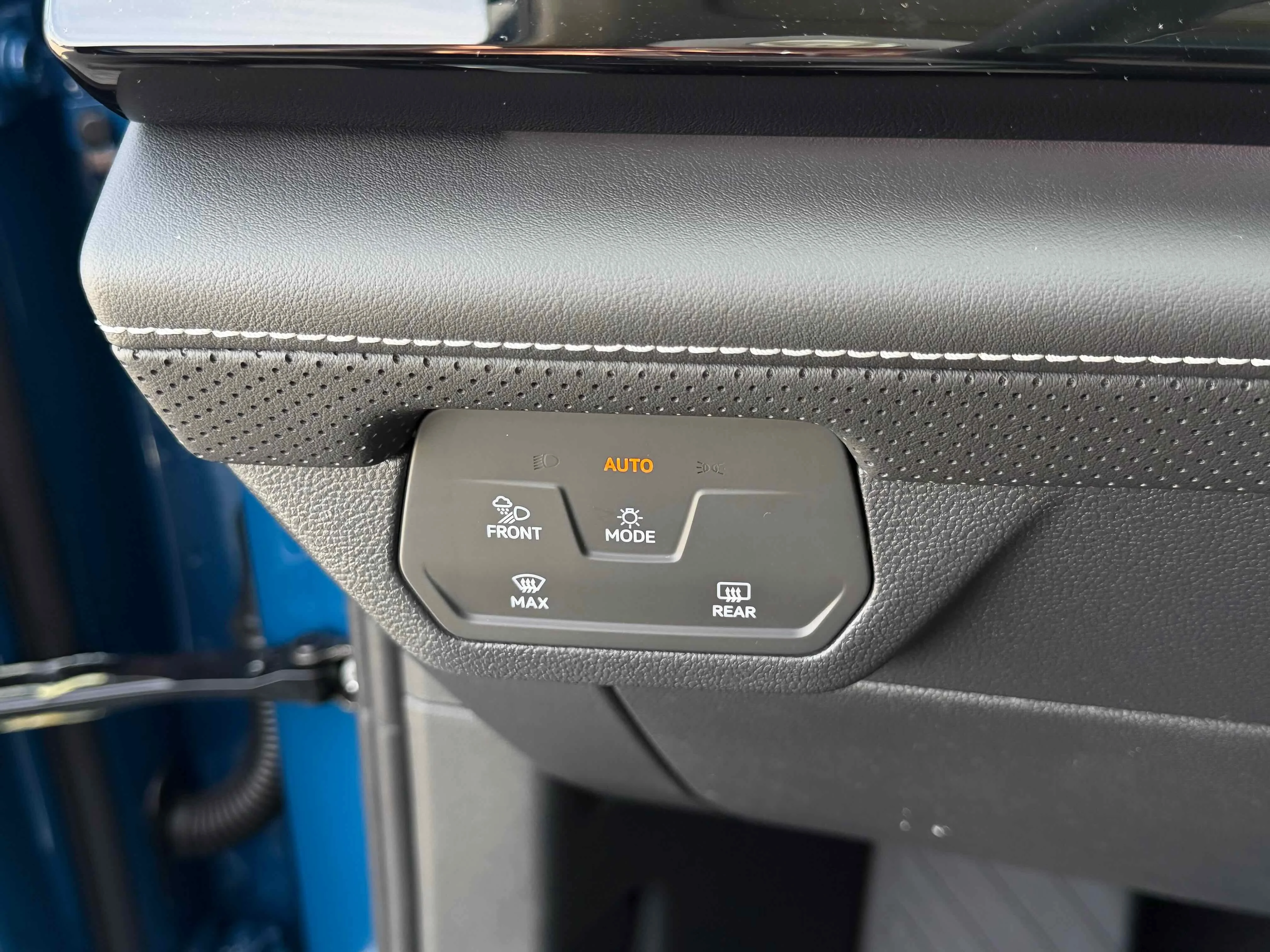 New 2026 Blue Volkswagen 2.0T SEL image 24