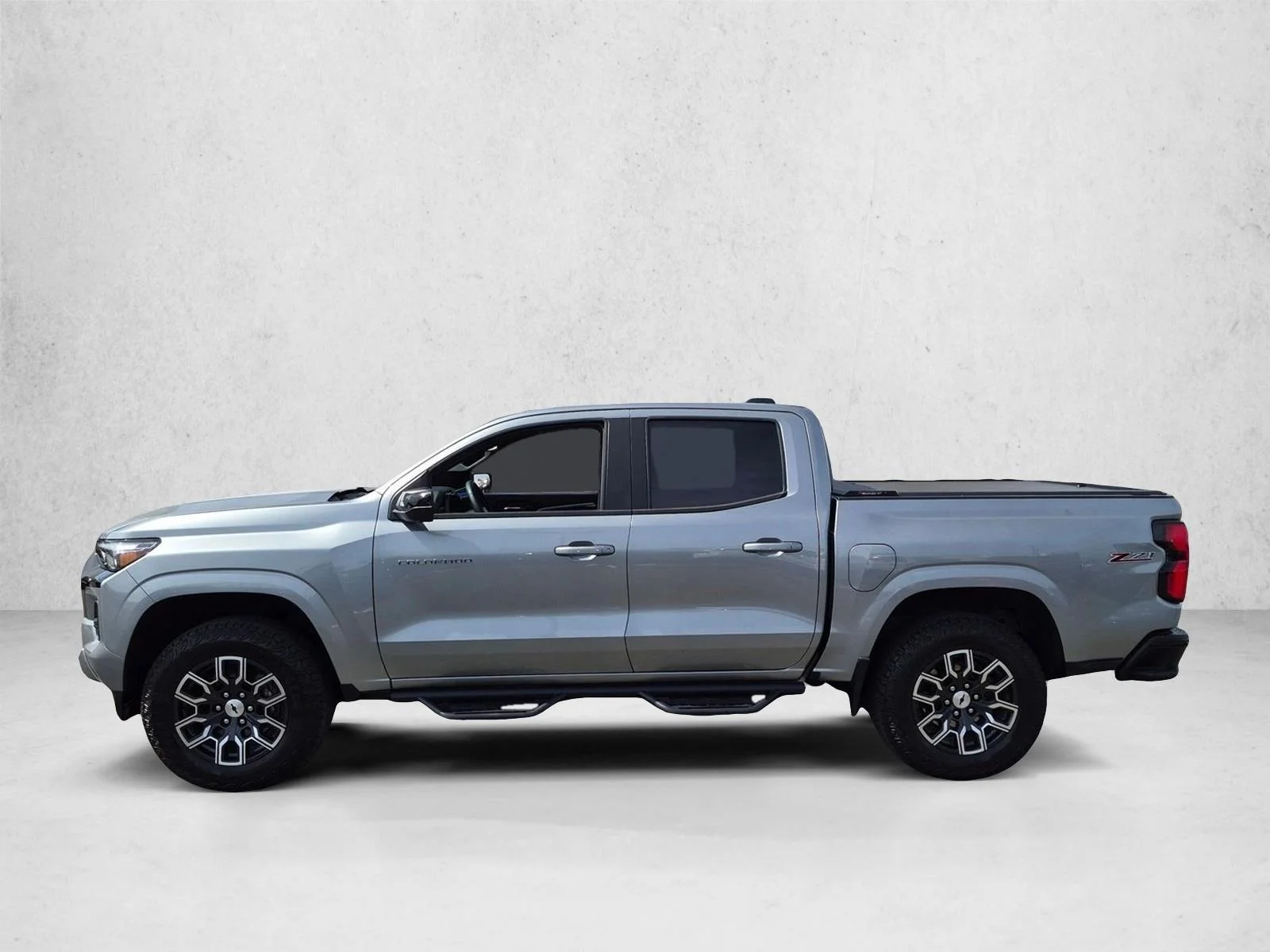 Used 2023 Sterling Gray Metallic Chevrolet 4WD Z71 image 9