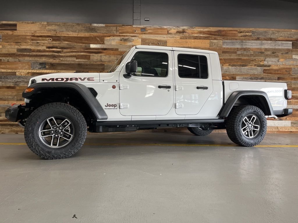 New 2026 Bright White Clear-Coat Exterior Paint Jeep Mojave image 50