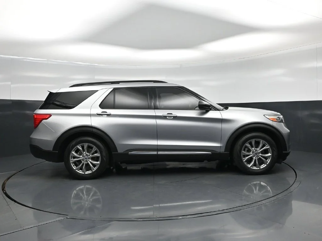 Used 2021 Silver Ford XLT image 21