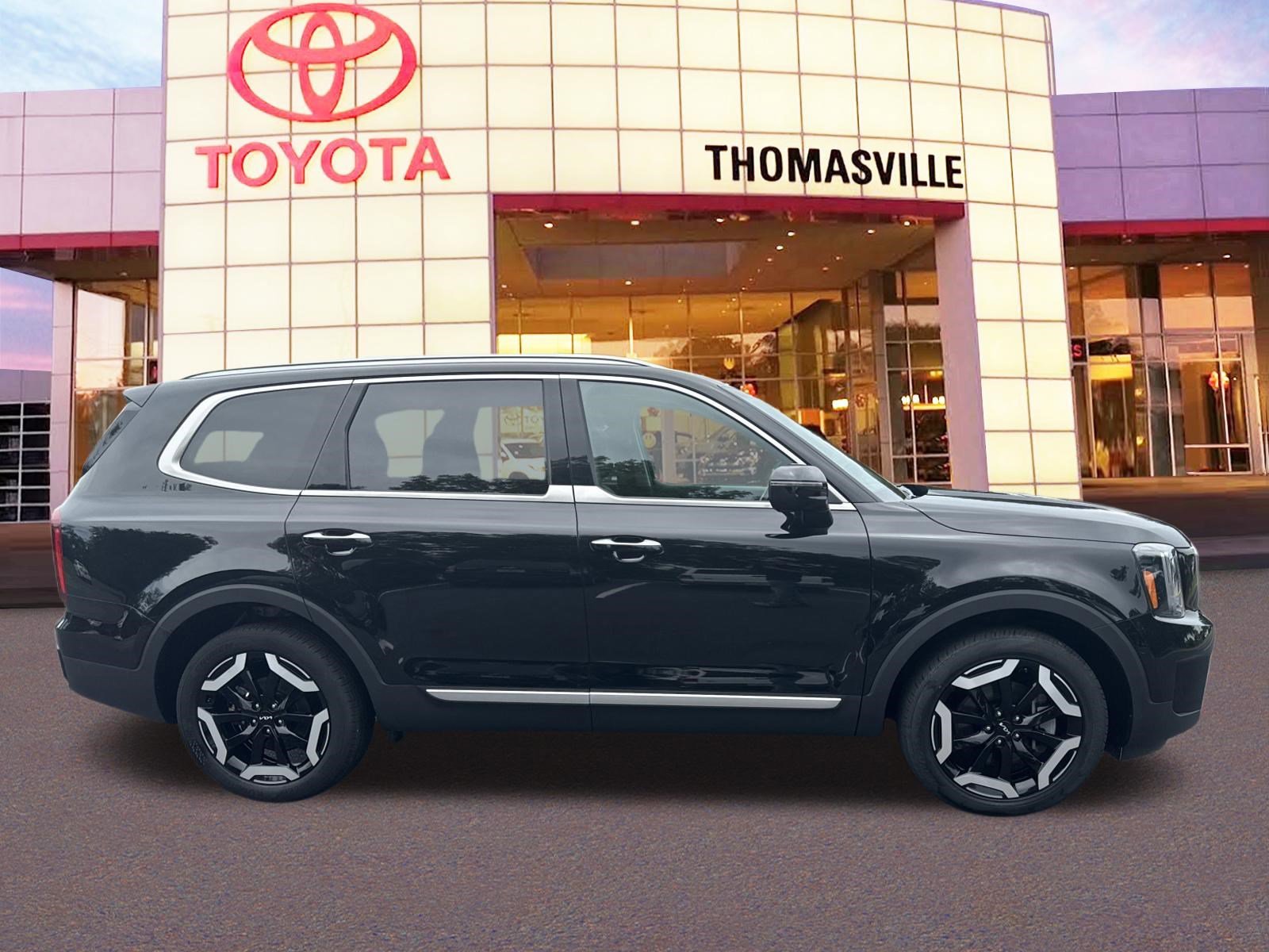 Used 2025 Ebony Black Kia S image 4