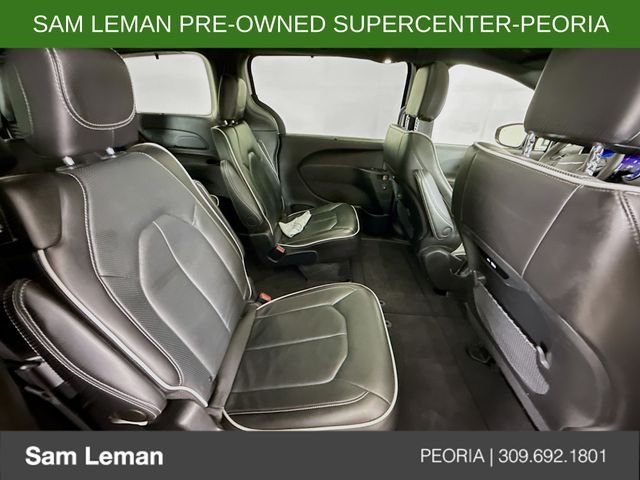 Used 2025 White Chrysler Limited image 28
