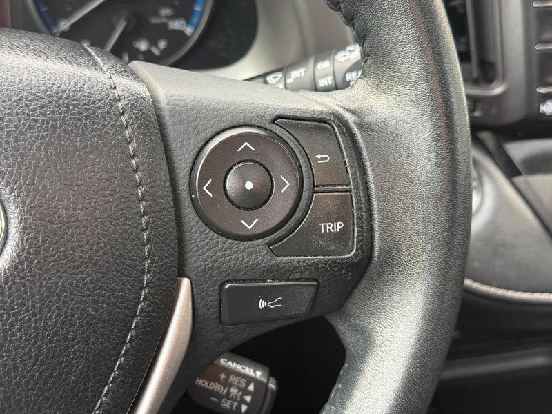 Used 2018 Black Currant Toyota XLE image 21