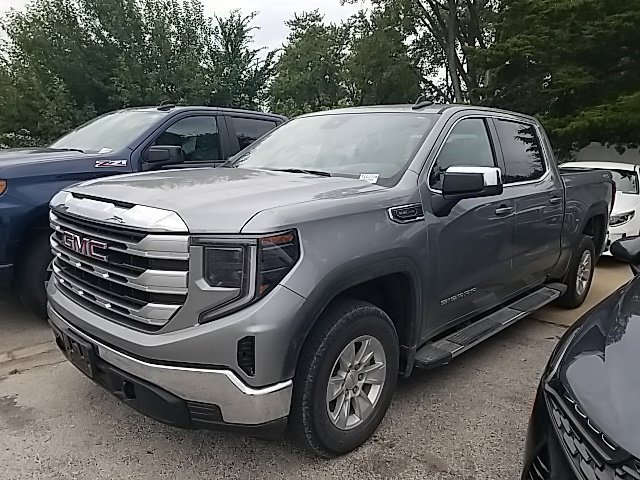 Used 2024 Sterling Metallic GMC SLE image 15