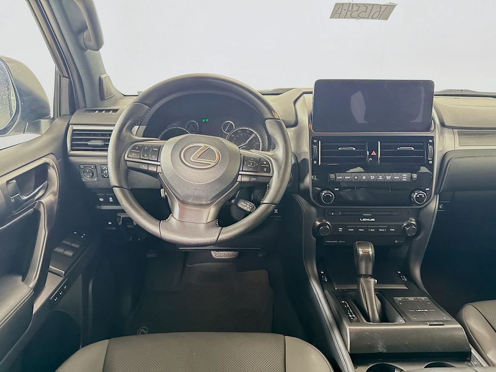 Used 2022 Starfire Pearl Lexus Base image 22