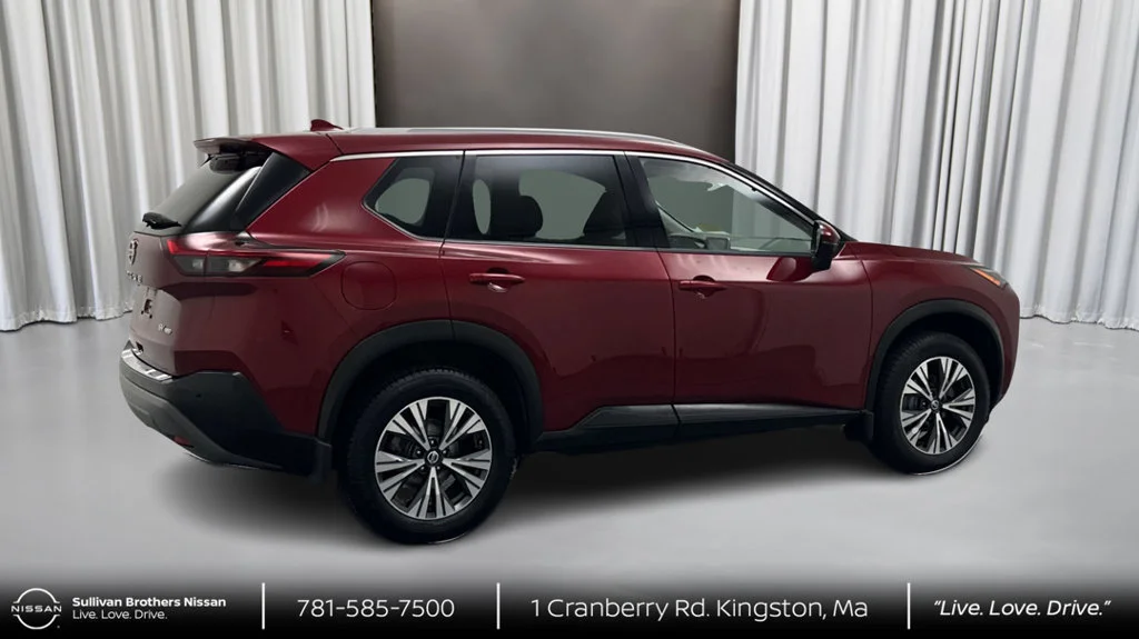 Used 2021 Red Nissan SV image 5