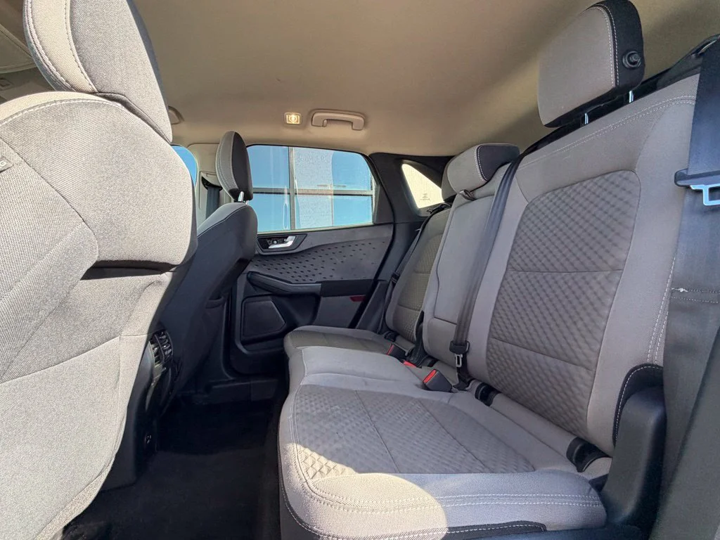 Used 2020 Silver Ford SE image 10