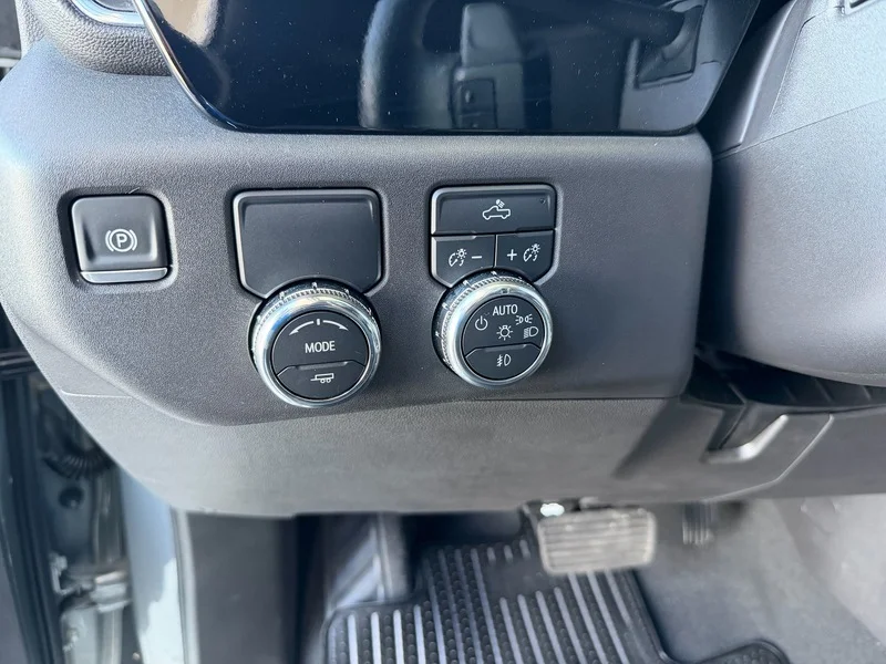 Used 2025 Sterling Metallic GMC Elevation image 14