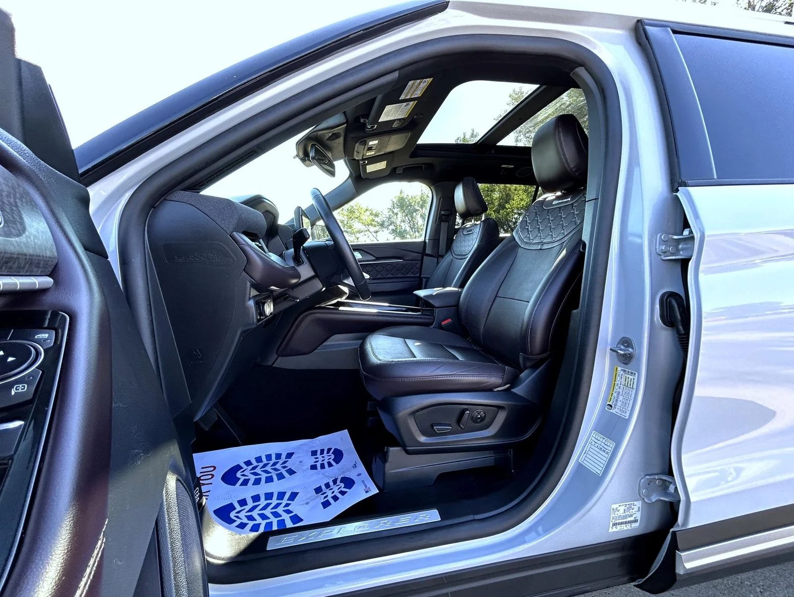 Used 2025 White Ford Platinum image 10