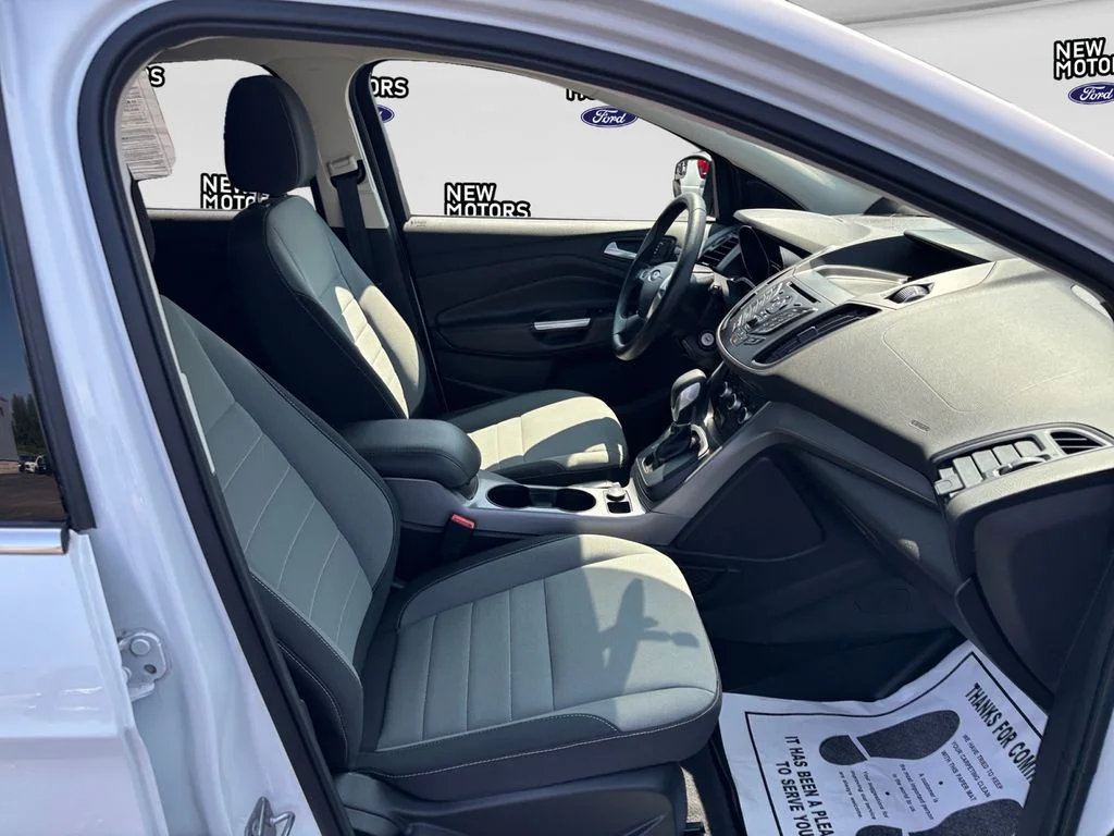 Used 2016 Oxford White Ford SE image 15