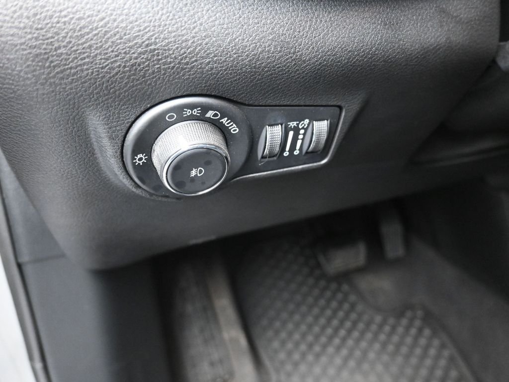 Used 2022 Gray Jeep Trailhawk image 13