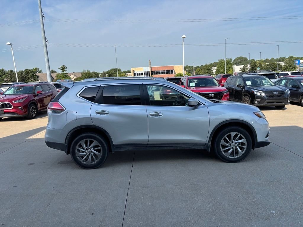 Used 2015 Brilliant Silver Nissan SL image 4