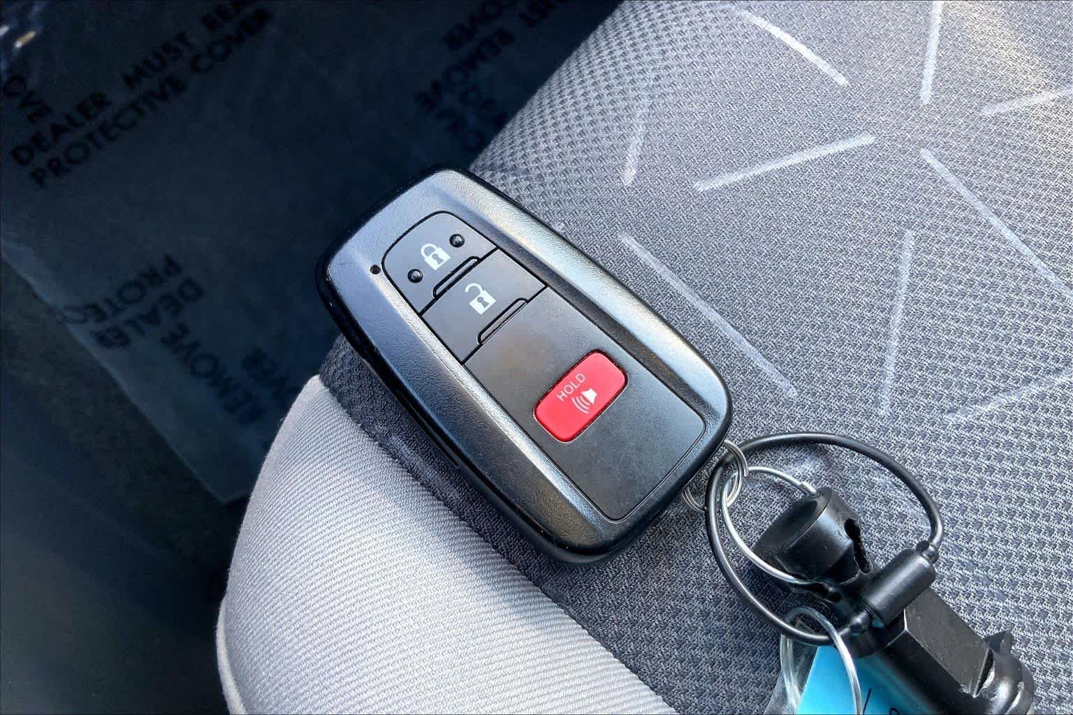 Used 2022 Magnetic Gray Metallic Toyota Hybrid XLE image 29