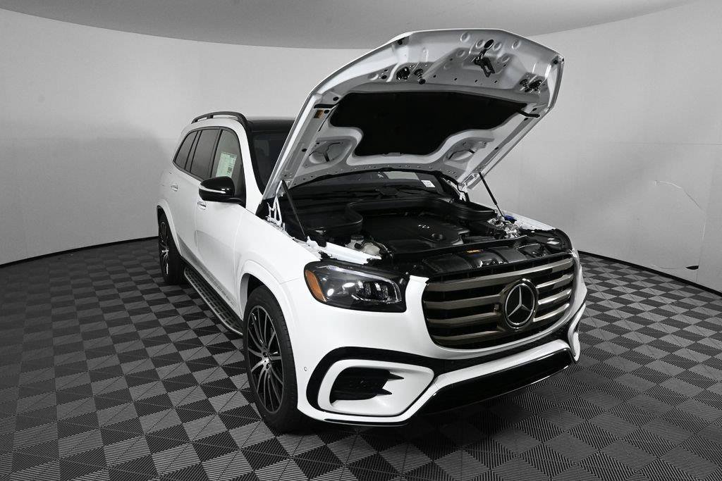 New 2026 MANUFAKTUR Moonlight White Metallic Mercedes-Benz GLS 450 image 72
