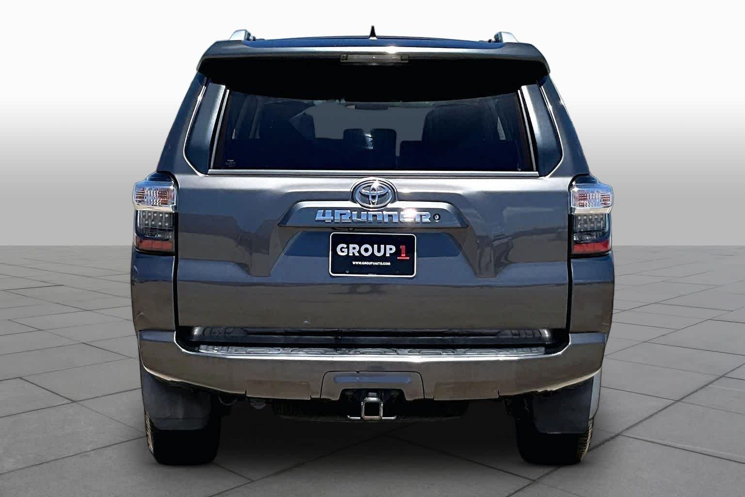 Used 2014 Magnetic Gray Metallic Toyota SR5 Premium image 3
