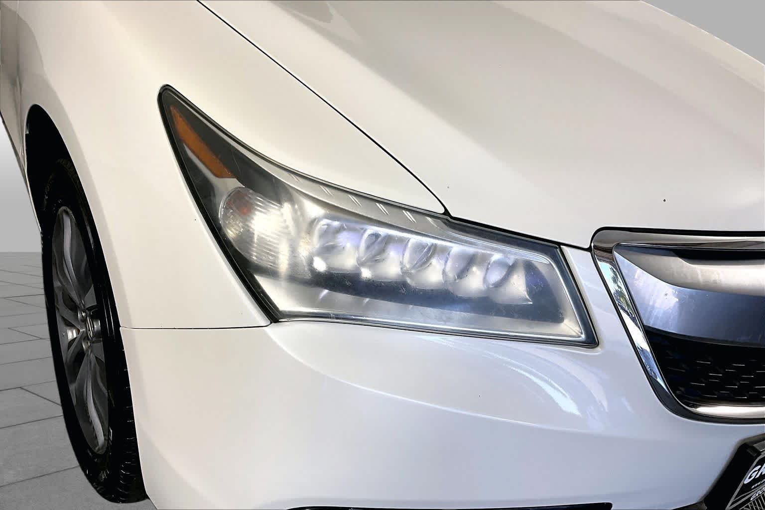 Used 2016 White Diamond Pearl Acura w/Tech image 27