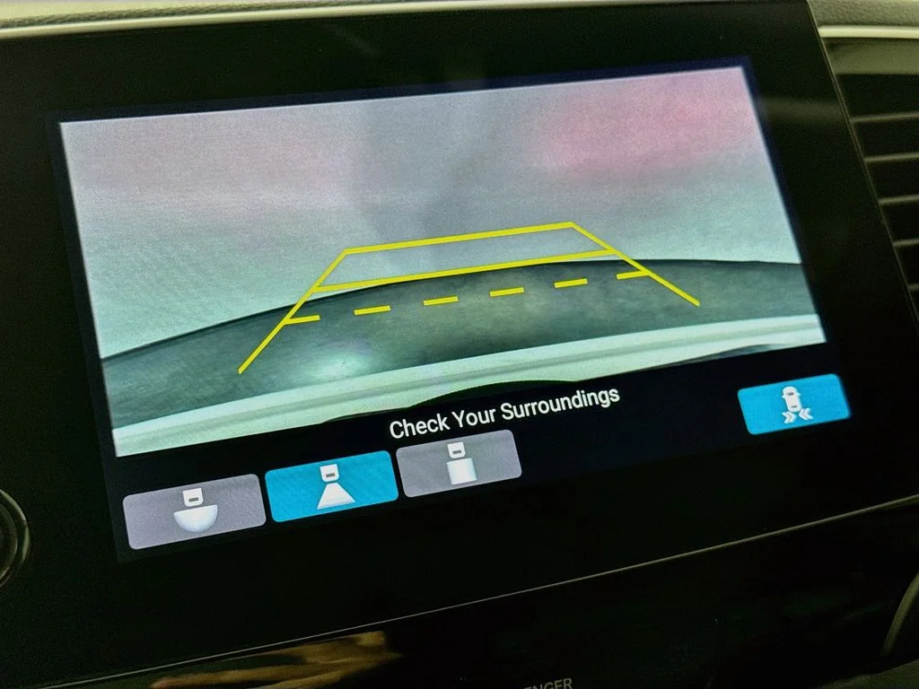 Used 2020 White Honda EX-L image 17