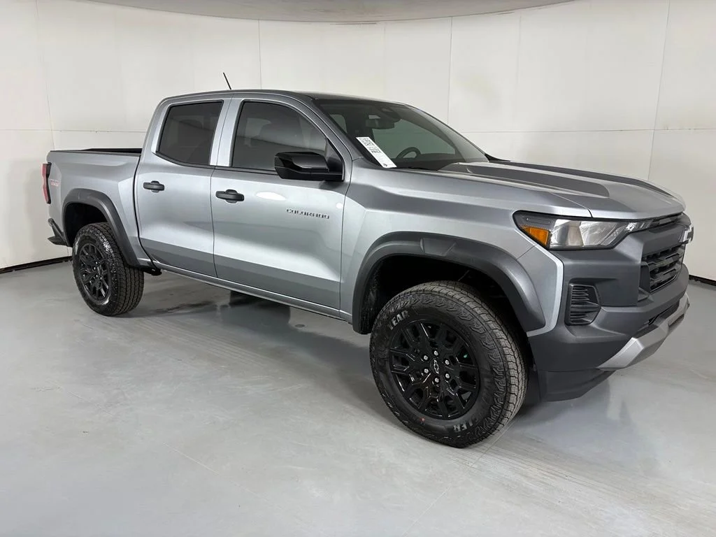 New 2026 Sterling Gray Metallic Chevrolet Trail Boss image 11