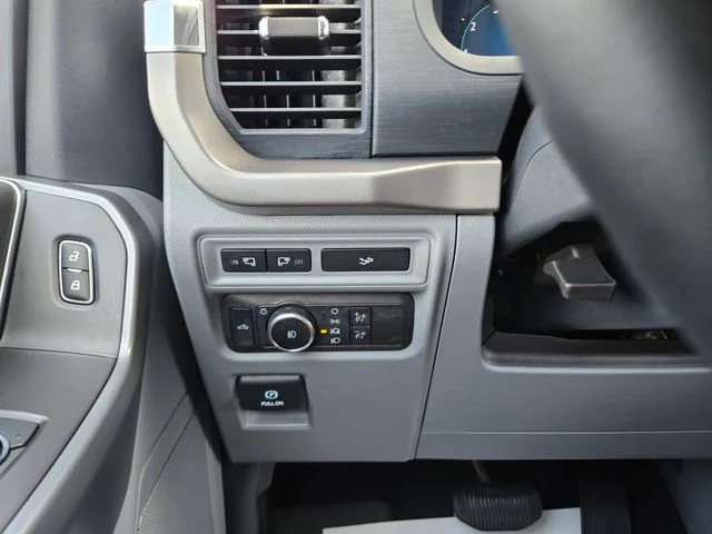 Certified Used 2024 Gray Metallic Ford XLT image 21