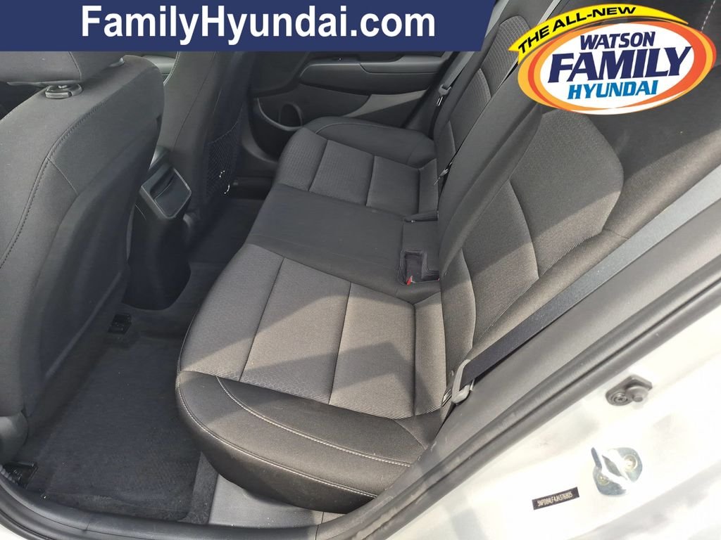 Used 2018 Silver Hyundai Value Edition image 21