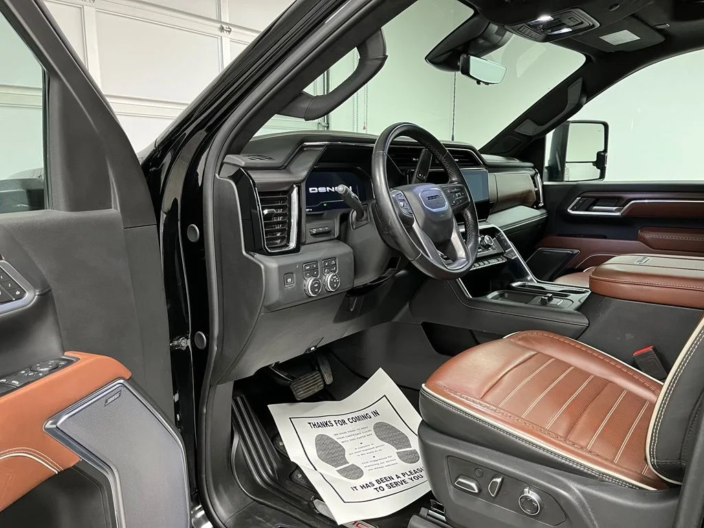 Used 2025 Black GMC Denali Ultimate image 20