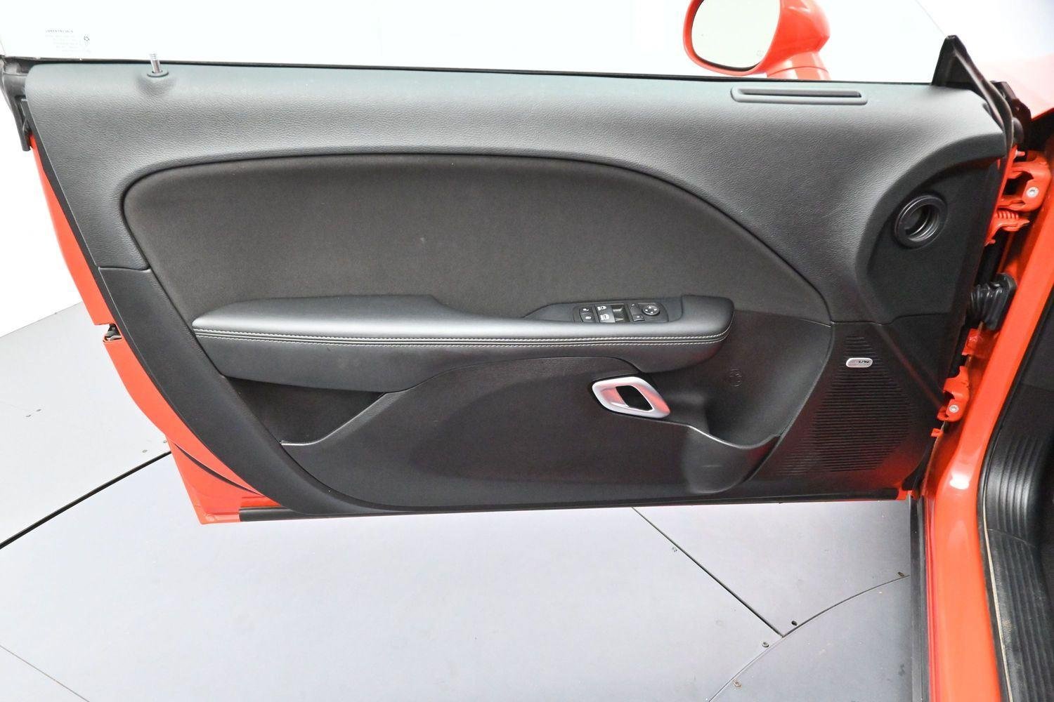 Used 2022 Go Mango Dodge R/T Scat Pack image 10
