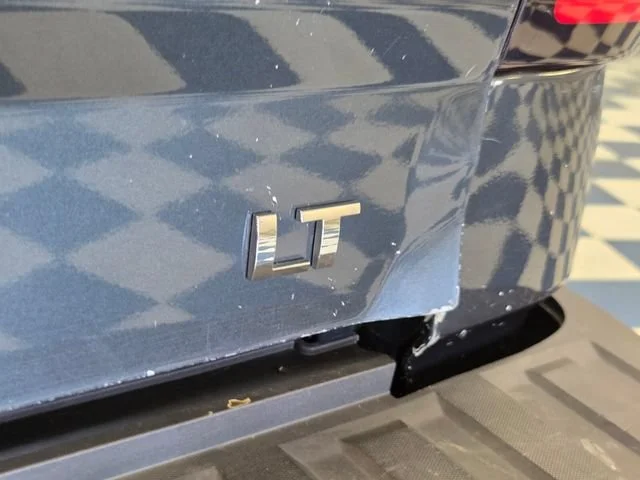 Used 2018 GRAPHITE METALLIC Chevrolet LT image 7